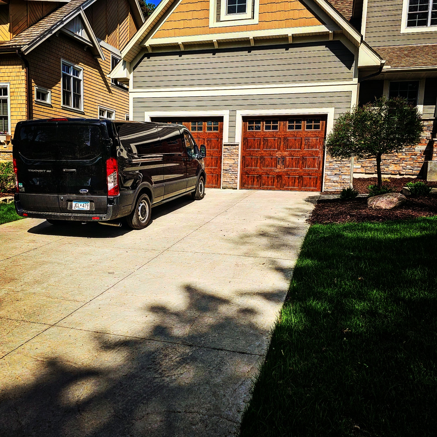 David's Urgent Garage Door service van Minnesota